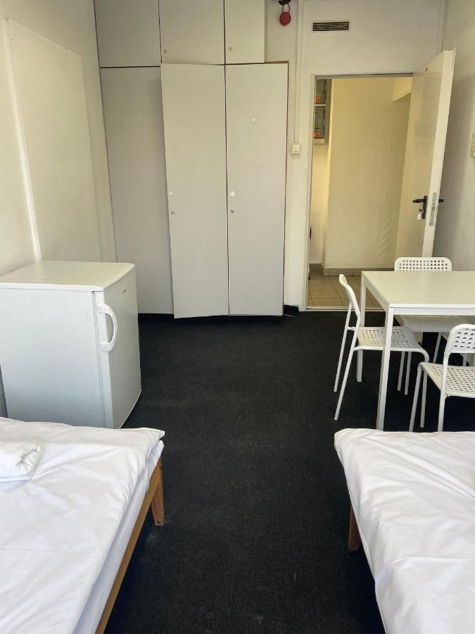 The College Group Hostel Budapest Exteriör bild